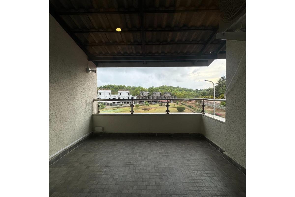 Hotel Sadhana Executive Dāpoli Exteriör bild