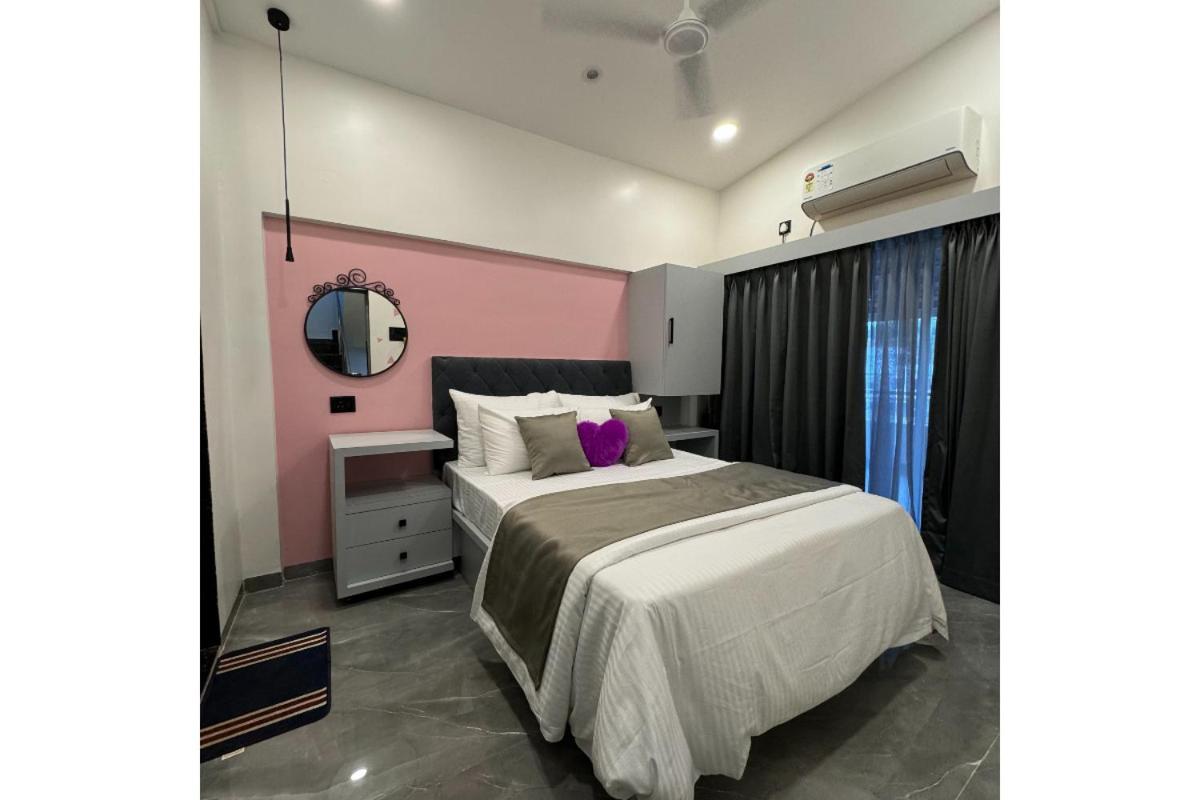 Hotel Sadhana Executive Dāpoli Exteriör bild