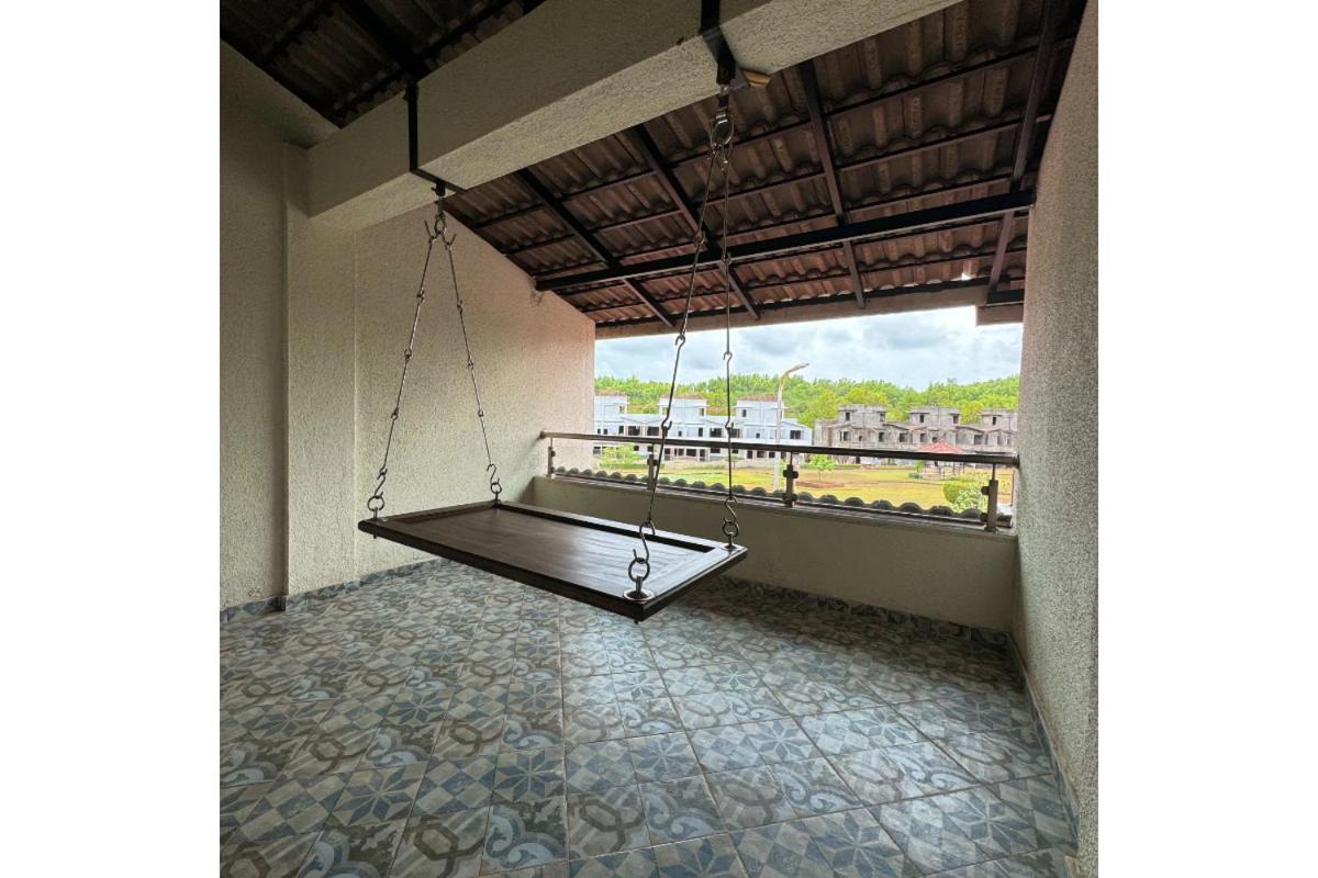 Hotel Sadhana Executive Dāpoli Exteriör bild