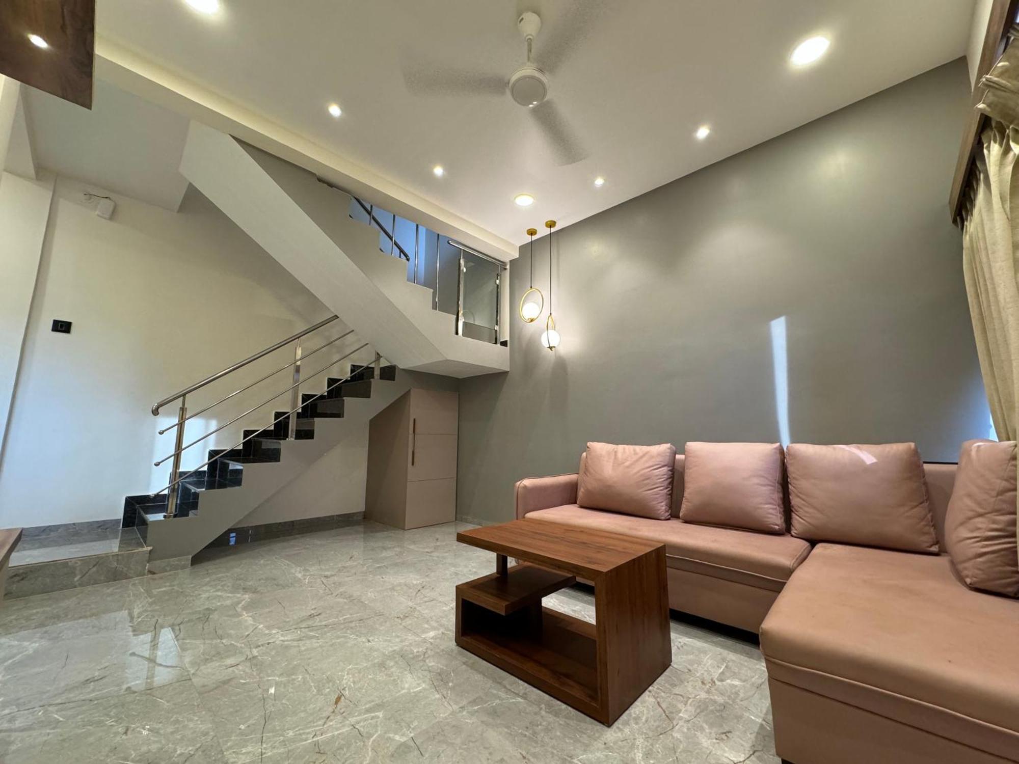 Hotel Sadhana Executive Dāpoli Exteriör bild