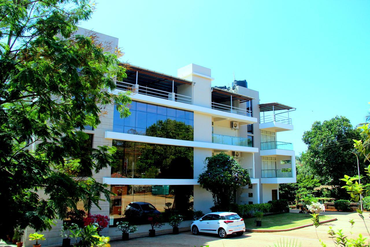 Hotel Sadhana Executive Dāpoli Exteriör bild